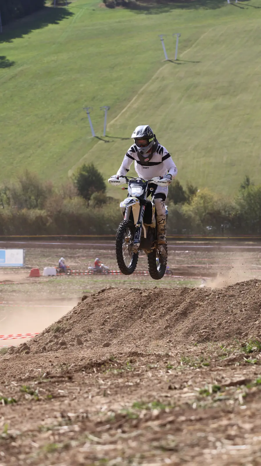 Motocross-Fahrer in der Luft